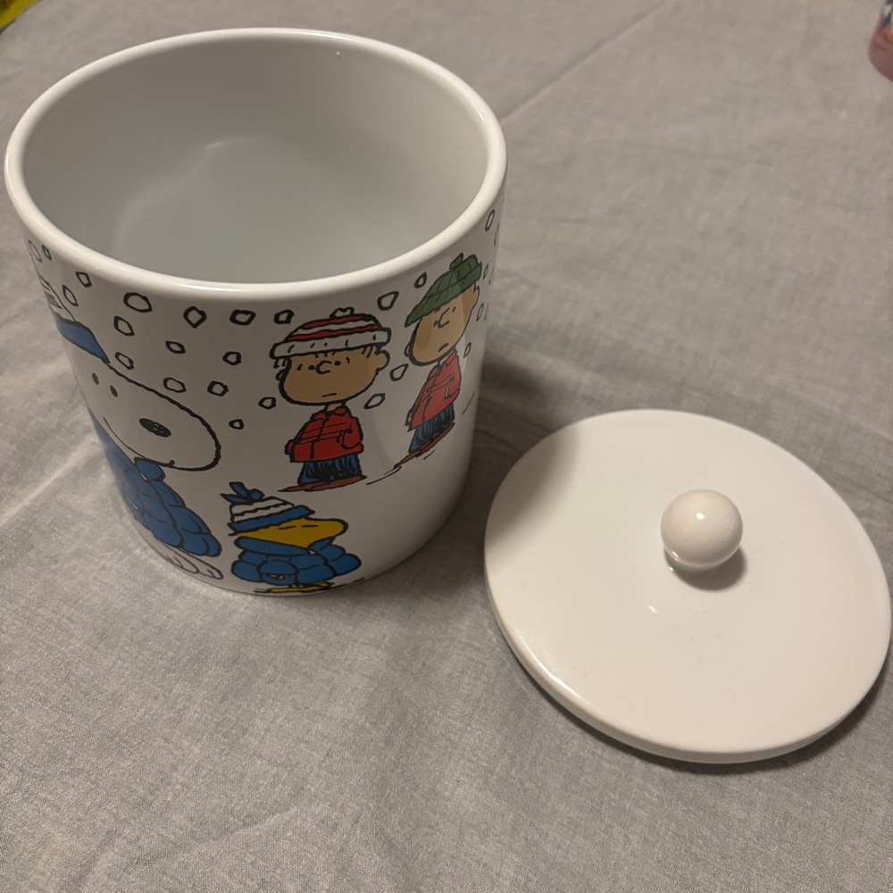 Peanuts White Ceramic Container - Picture 2 of 5